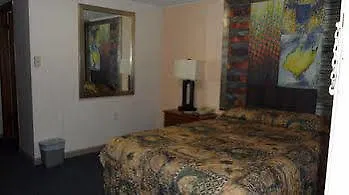 Crossroads Hotel Rushville