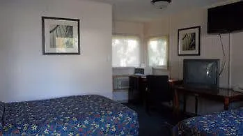 Crossroads Hotel 2*